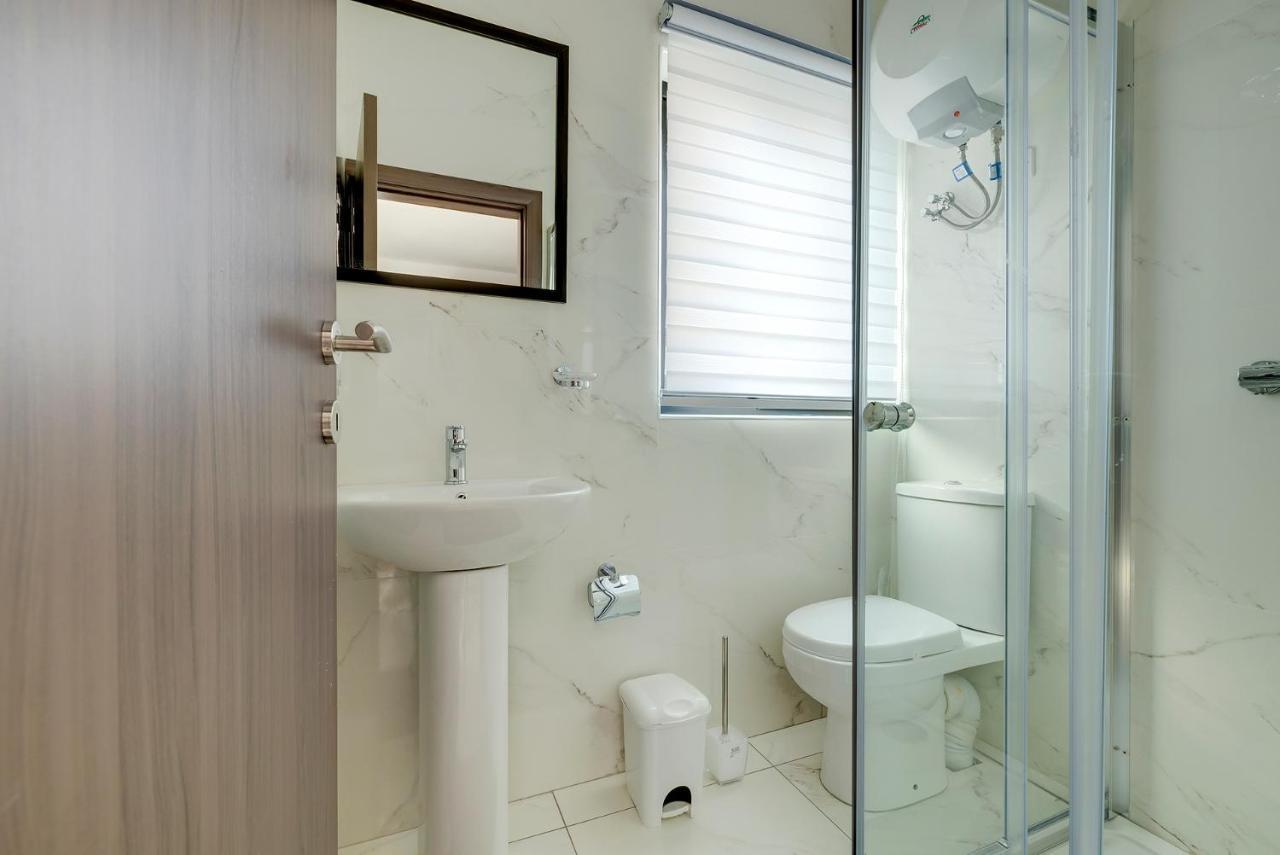 Apartament Chic 2Br Penthouse Steps From The Promenade Sliema Zewnętrze zdjęcie