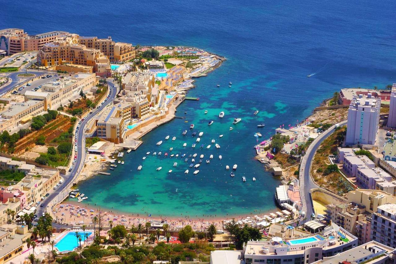 Apartament Chic 2Br Penthouse Steps From The Promenade Sliema Zewnętrze zdjęcie