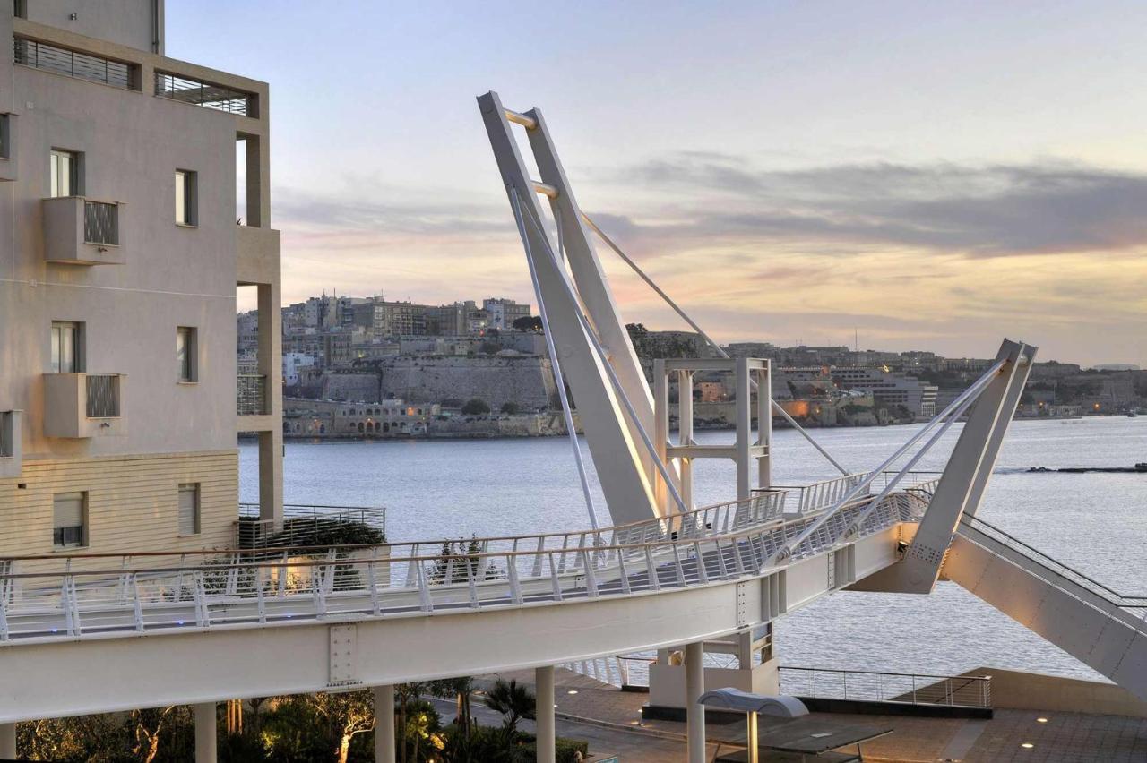 Apartament Chic 2Br Penthouse Steps From The Promenade Sliema Zewnętrze zdjęcie
