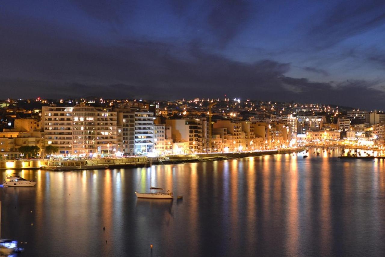 Apartament Chic 2Br Penthouse Steps From The Promenade Sliema Zewnętrze zdjęcie